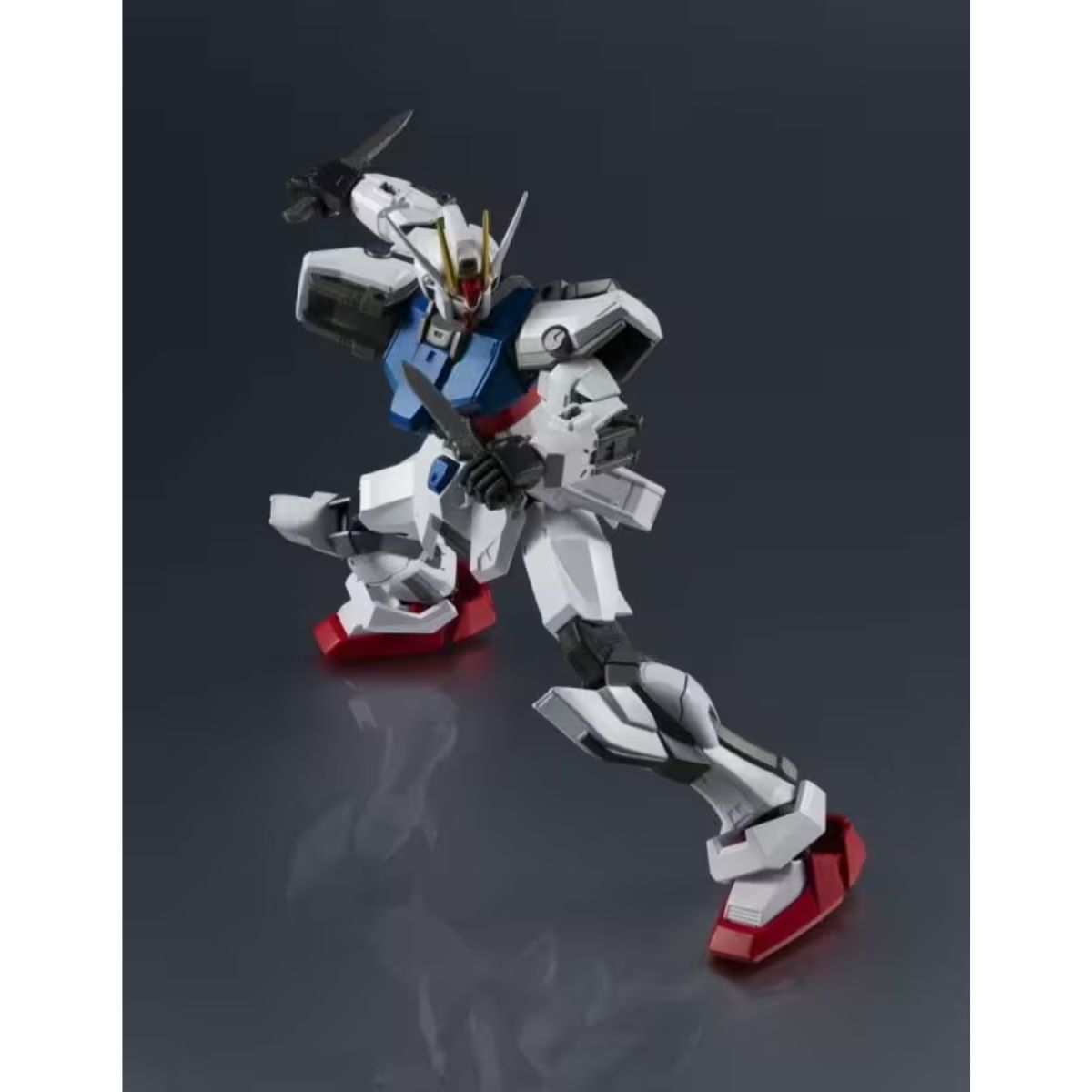 Bandai GAT-X105 Strike Gundam Mobile Suit Gundam SEED (14cm)